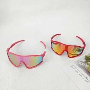 Kinder Sport Sonnenbrille mit rosa und roten Rahmen und bunt verspiegelten Gläsern