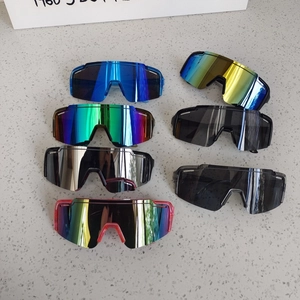 Lunettes de soleil de sport pour enfants avec protection UV et verres colorés variés