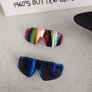 Lunettes De Soleil Sport Enfant Matériau PC Protection UV400 Coupe-Vent Cyclisme Extérieur Sans Bord Grand Cadre Style Hip Hop