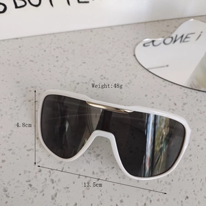 Detailed dimensions of white frame kids sports sunglasses with width and height markings