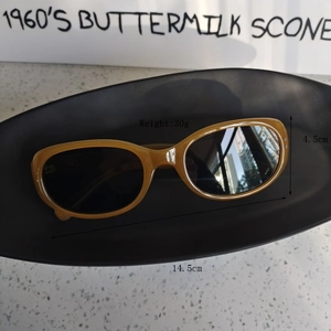 Detailed size chart for oval sunglasses with 14.5cm width and 4.5cm frame height
