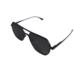Classic black pilot polarized sunglasses with photochromic UV protection for men