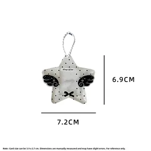 Detailed size map of star-shaped keychain frame with wings and 6.9x7.2cm dimensions