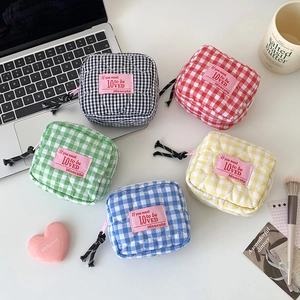 Quilted checkered sanitary napkin storage pouch in candy colors for girls' makeup