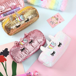 Trousse licorne à paillettes avec écailles de sirène et broderies en couleurs variées
