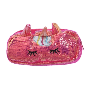 Détail de la pochette licorne à paillettes réversibles rose et or avec broderie fine