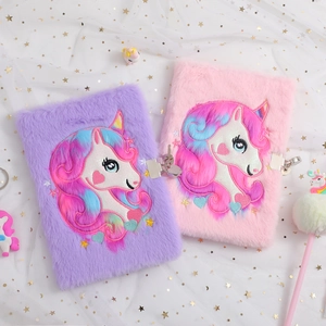 Diario unicorno in peluche A5 con lucchetto a cuore, quaderno morbido in rosa e viola