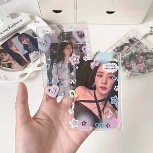 Porte-carte en acrylique transparent avec paillettes et motifs de cœurs colorés
