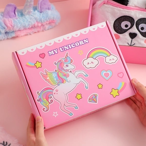 Rosa Cartoon Einhorn Geschenkkarton Set Detailansicht, ideal für Kindergeburtstage und Schülerbedarf.