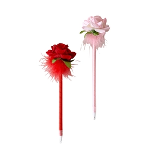 Bolígrafos creativos con rosas de plumas rojas y rosas para regalos románticos