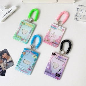 Portatarjetas de fotos pastel con correas espirales y ventanas de corazón en cuatro colores