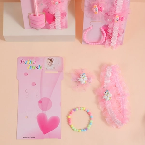 Parure bijoux licorne rose avec bandeau en dentelle, bracelet perles et pince à cheveux