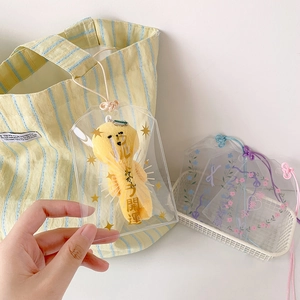 Porte-carte en acrylique style Omamori japonais avec peluche et porte-bonheur
