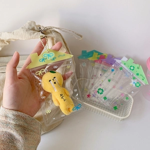 Pochette d'affichage en PVC transparent en forme de maison pour poupées en peluche