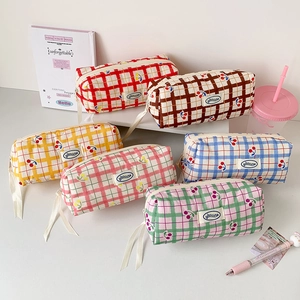 Set of 6 aesthetic cream-style checkered pencil cases with cute floral patterns