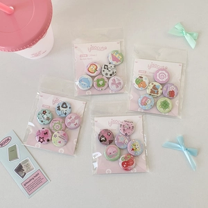 Set of 24 cute cartoon tinplate badges with 25mm diameter featuring bears and flowers