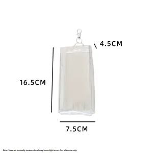 Maße der durchsichtigen PVC-Puppentasche 16,5x7,5x4,5cm mit weißem Metallkarabiner
