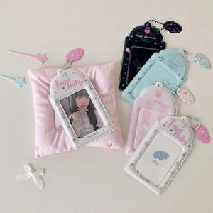 Détails de quatre protège-cartes PVC ailes d'ange en plusieurs coloris avec chaînes