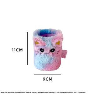 Detail view of plush cat pencil holder with embroidery and dimensions 11x9cm