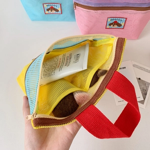 Make-up-Taschen aus Netzstoff in Macaron-Farben mit Hundepatch und Webgriffen