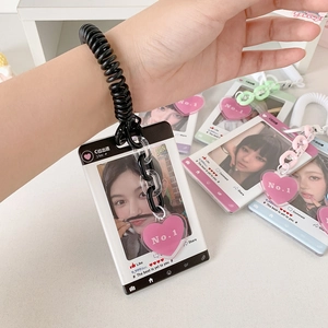 Acryl-Ausweishalter im Social-Media-Stil mit elastischem Lanyard-Armband und Herz-Anhänger