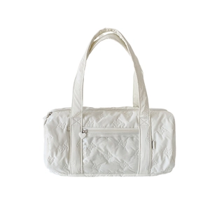 Bolso de hombro blanco acolchado con bordado de lazos y cremallera de corazón
