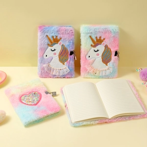 Carnet A5 licorne en peluche arc-en-ciel avec cadenas et clé pour filles