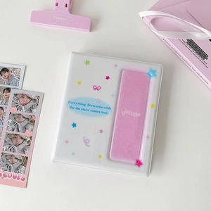 Vertical 4-grid photo album with star patterns and pink interior for photocard storage