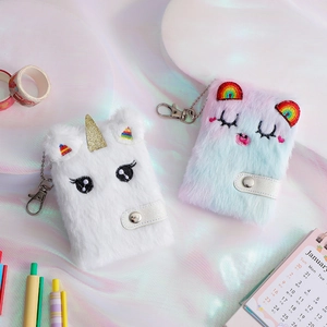Simpatici portacarte in peluche unicorno e arcobaleno con portachiavi in metallo per studenti