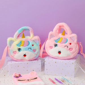 Detail of plush unicorn crossbody bags with embroidery and colorful horns for girls