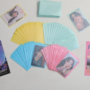 Protège-cartes holographiques à motif cœur en couleurs pastel pour photos et polaroids