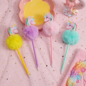 Penne unicorno carine con grandi pompon in peluche in colori pastello per cancelleria per ragazze