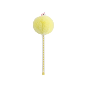 Détail du pompon jaune moelleux et de la licorne sur le stylo à gel créatif pour filles