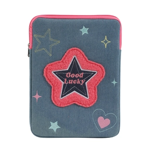 Custodia per iPad in denim con ricamo a stelle e patch rosa per tablet da 11 pollici