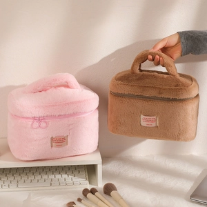 Large Capacity Plush Makeup Bag Faux Fur Handheld Cosmetic Organizer Portable Toiletry Storage For Skincare Women Travel