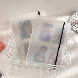 Transparenter A5-Sammelordner für Fotokarten mit Metallringen und schwarzem Gummiband