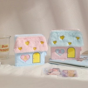 Album photo mignon en peluche en forme de maison pour cartes de 3 pouces avec broderie