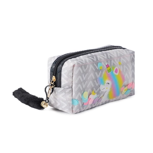Dettaglio dell'astuccio per unicorno con paillettes, finestra in PVC e pompon nero