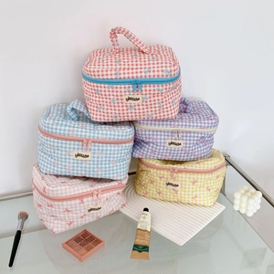 Damen Gesteppte Baumwolle Gingham Make-Up Tasche Süße Schleife Stickerei Tragbare Reise Kosmetiktasche Große Waschbeutel