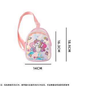 Vue détaillée du sac licorne rose montrant les dimensions 18,9 cm de haut et 14 cm de large