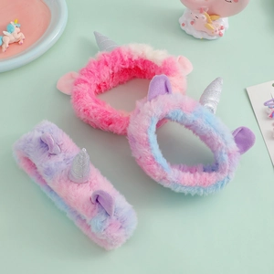 Trois bandeaux licorne en peluche douce avec dégradé de couleurs et cornes argentées