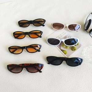 Retro Cat Eye Sunglasses Small Oval Frame UV400 Protection Vintage Fashion Eyewear For Outdoor Travel Women Men