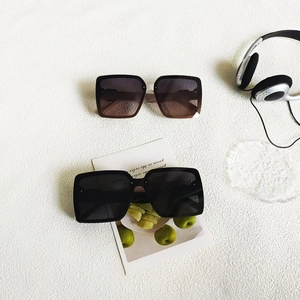 Lunettes de soleil carrées oversize 2024 élégantes en noir et marron dégradé