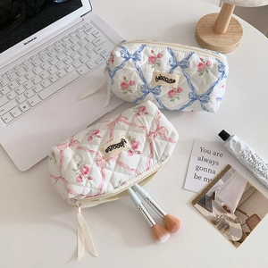 Trousses à maquillage matelassées à fleurs avec rubans pour étudiants en rose et bleu