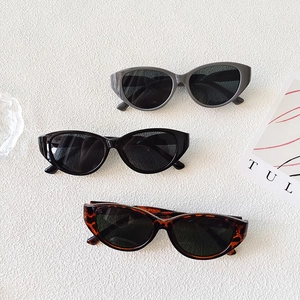 Lot de lunettes de soleil œil de chat rétro en noir, gris et écaille pour femme