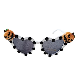 Occhiali cuore Halloween con borchie nere e zucche per feste a tema e party