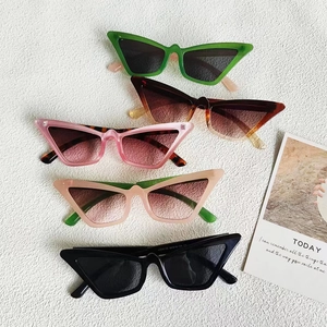 Collection de lunettes de soleil œil de chat rétro aux couleurs bonbon et montures épaisses