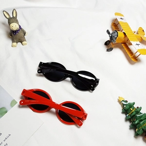 Polarisierte Silikon-Sonnenbrille für Kleinkinder in Rot und Schwarz für Babys