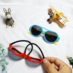 Flexible polarisierte Silikon-Sonnenbrille für Kleinkinder mit biegbarem Gestell