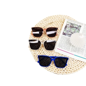 Polarized square frame kids sunglasses in blue, pink and cream colors with metal rivets